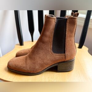 Kenneth Cole- Reaction- Brown Suede Ankle Boots
